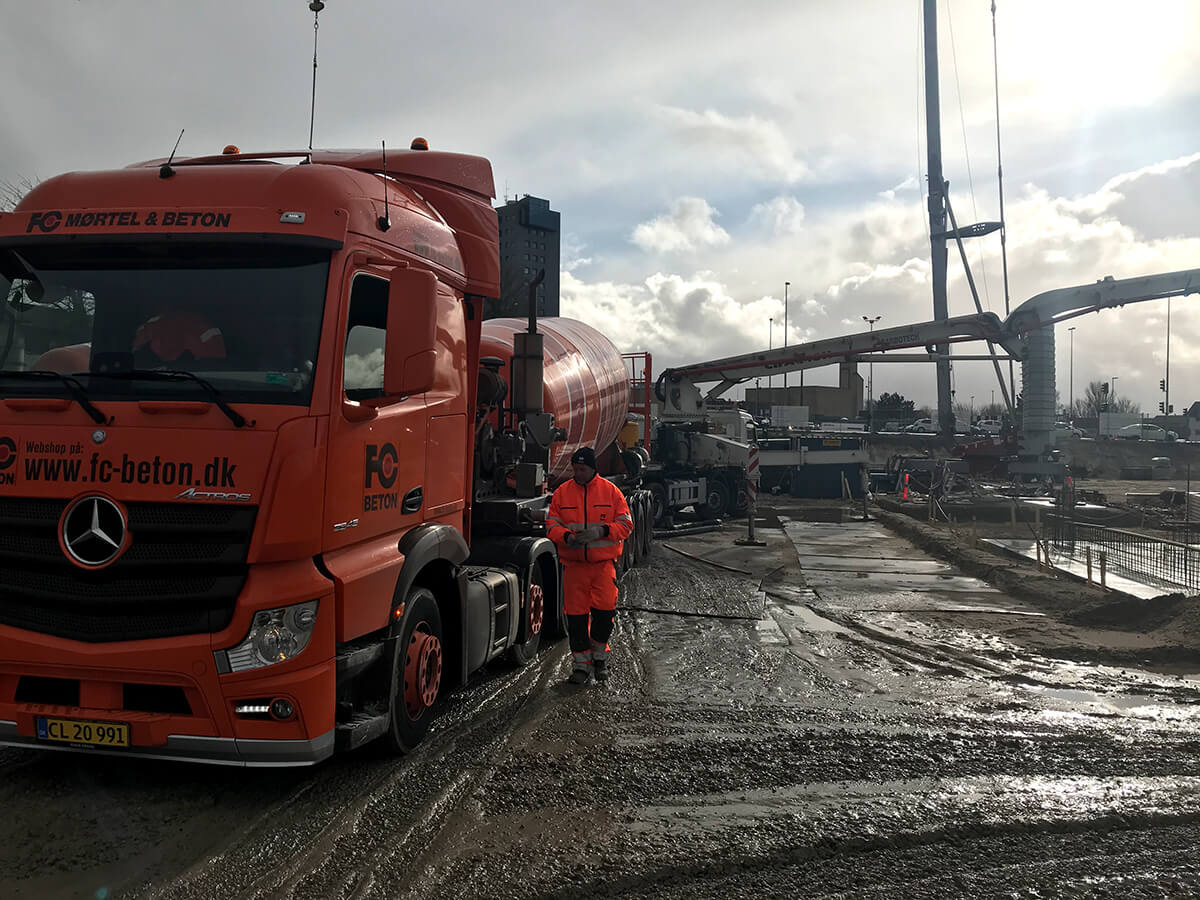 Betonlevering med betonkanon fra FC Beton – professionel levering af færdigbeton